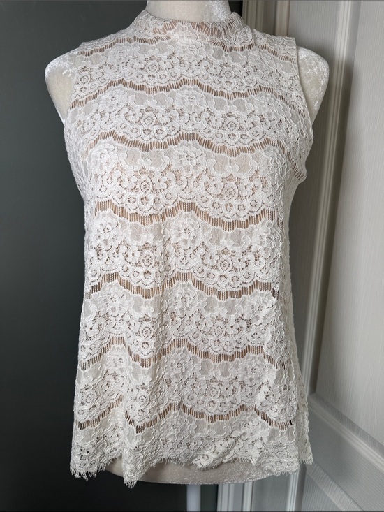 Rose & Olive Tops - Rose & Olive Ivory Lace Mock Neck Sleeveless Blouse Size M Lined